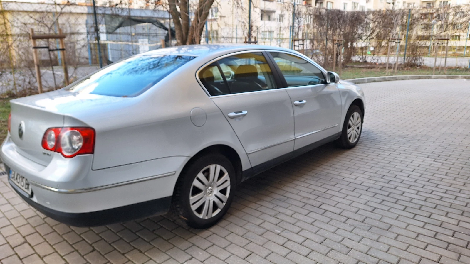 VW Passat 2.0 TDI HI LINE 6ск. - изображение 5