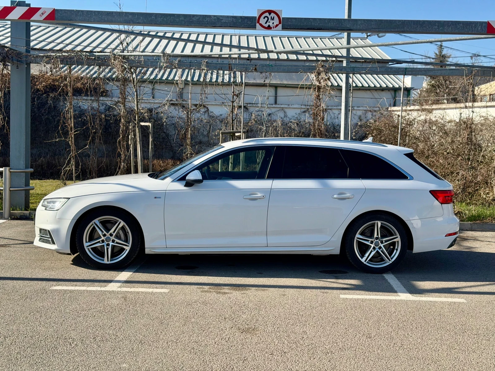 Audi A4 40 TDI Quattro 3xS-Line / Matrix / Virtual cockpit, снимка 4 - Автомобили и джипове - 53829104