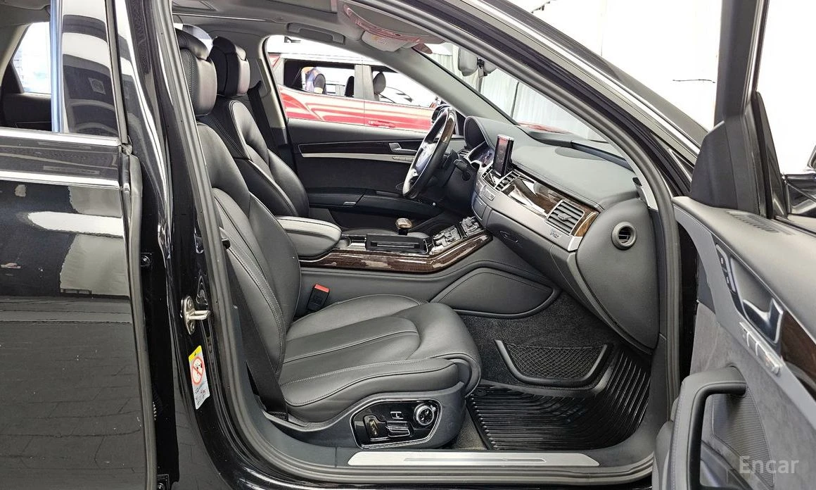 Audi A8 L 4.0* DISTRONIC HEAD-UP* 360 CAM* PANORAMA* МАСАЖ, снимка 6 - Автомобили и джипове - 53851853