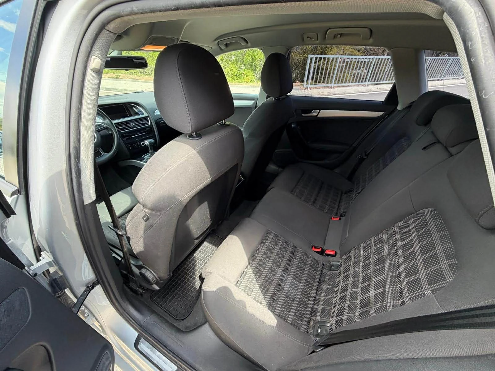 Audi A4 2.0 TDI, снимка 12 - Автомобили и джипове - 54417358