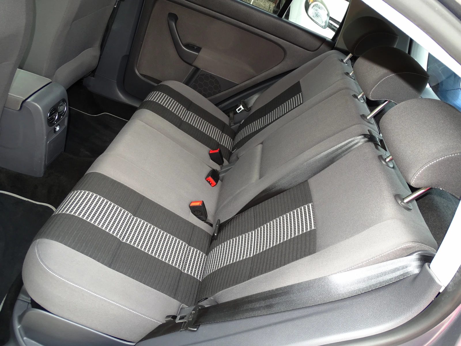 VW Golf Plus 1.9TDI_DSG_UNITED_* , снимка 12 - Автомобили и джипове - 54638556