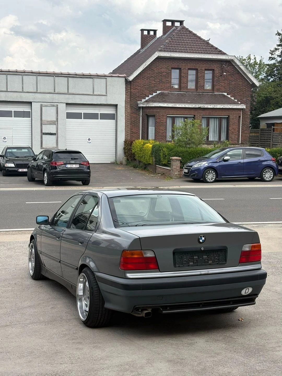 BMW 320, снимка 7 - Автомобили и джипове - 54882131