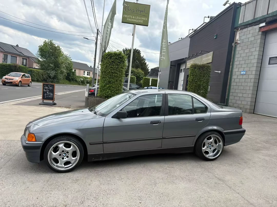 BMW 320, снимка 4 - Автомобили и джипове - 54882131