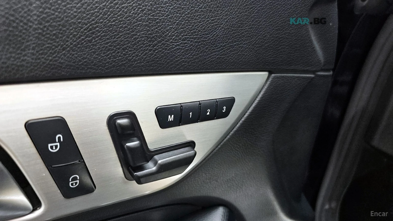 Mercedes-Benz SLK 200 BlueEfficiency* КОЖА* ОБДУХВ* , снимка 17 - Автомобили и джипове - 55068467