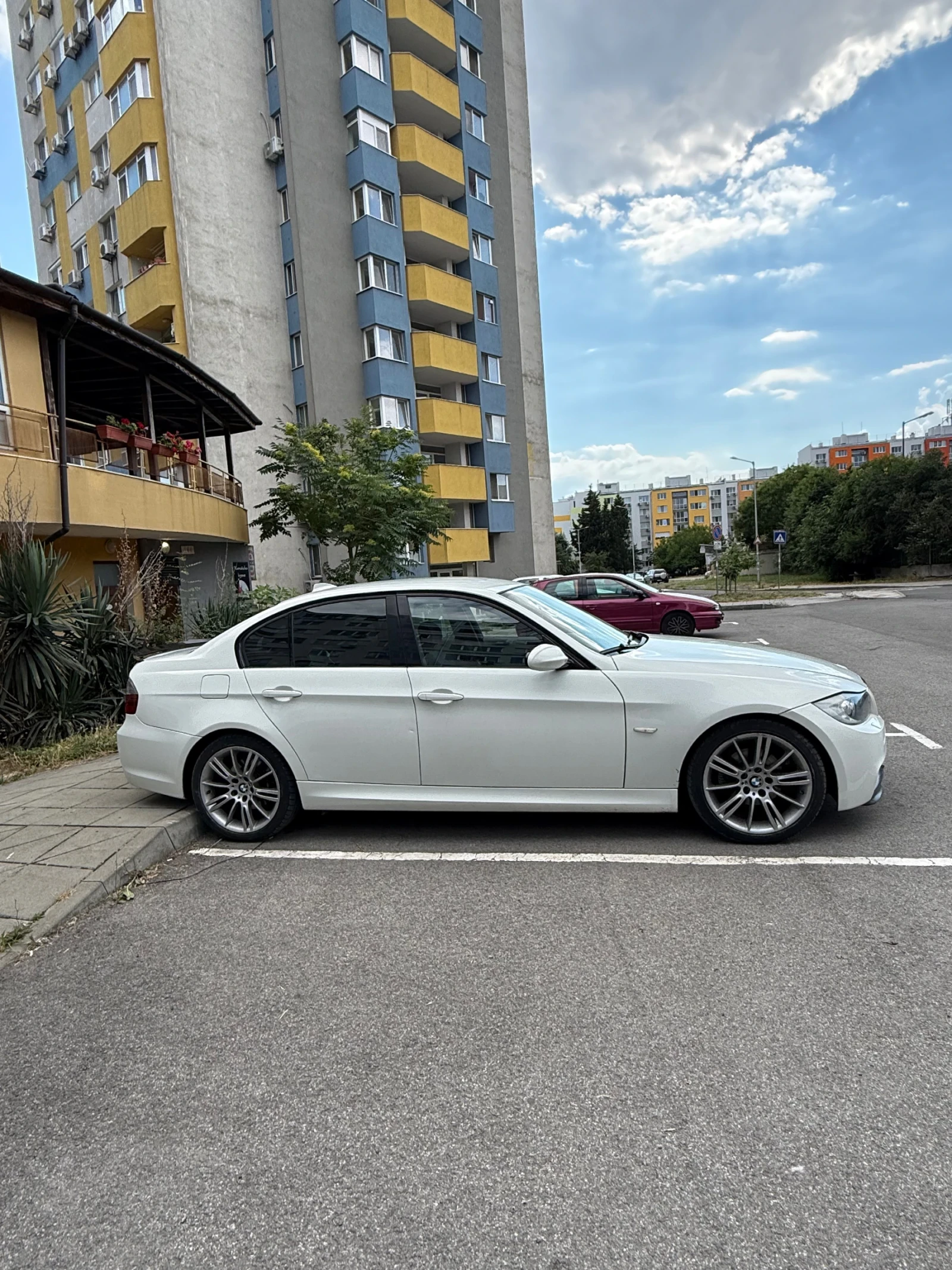 BMW 320, снимка 4 - Автомобили и джипове - 55234296
