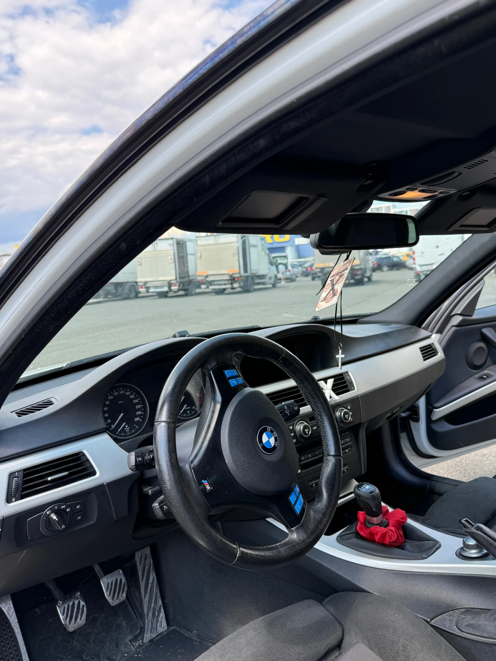 BMW 320, снимка 11 - Автомобили и джипове - 55234296
