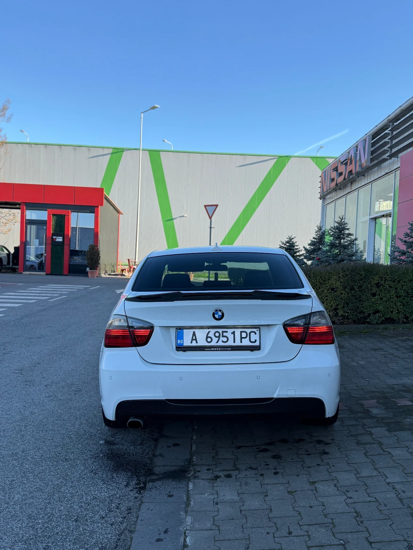 BMW 320, снимка 15 - Автомобили и джипове - 55234296