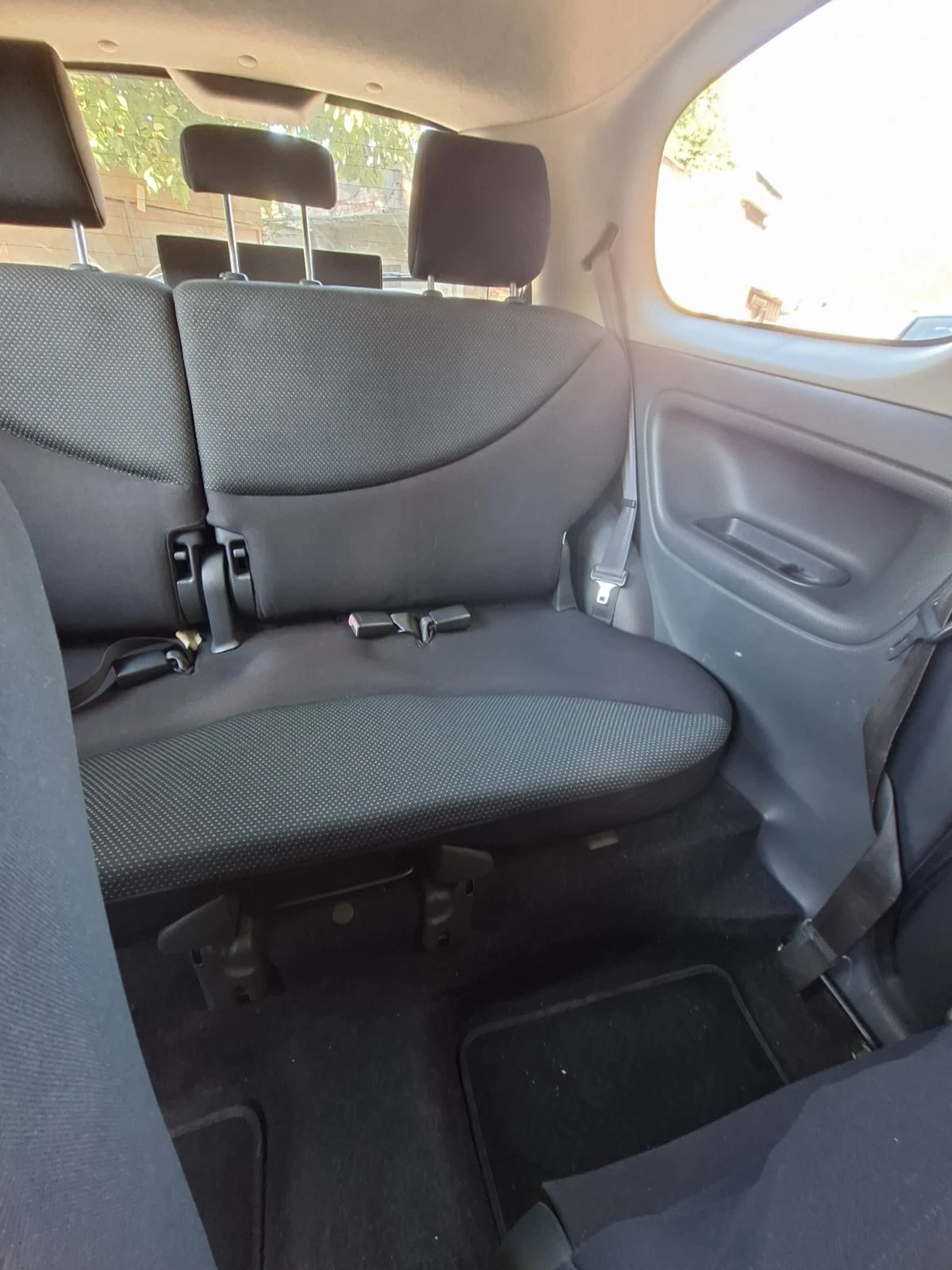 Toyota Yaris, снимка 5 - Автомобили и джипове - 55743912