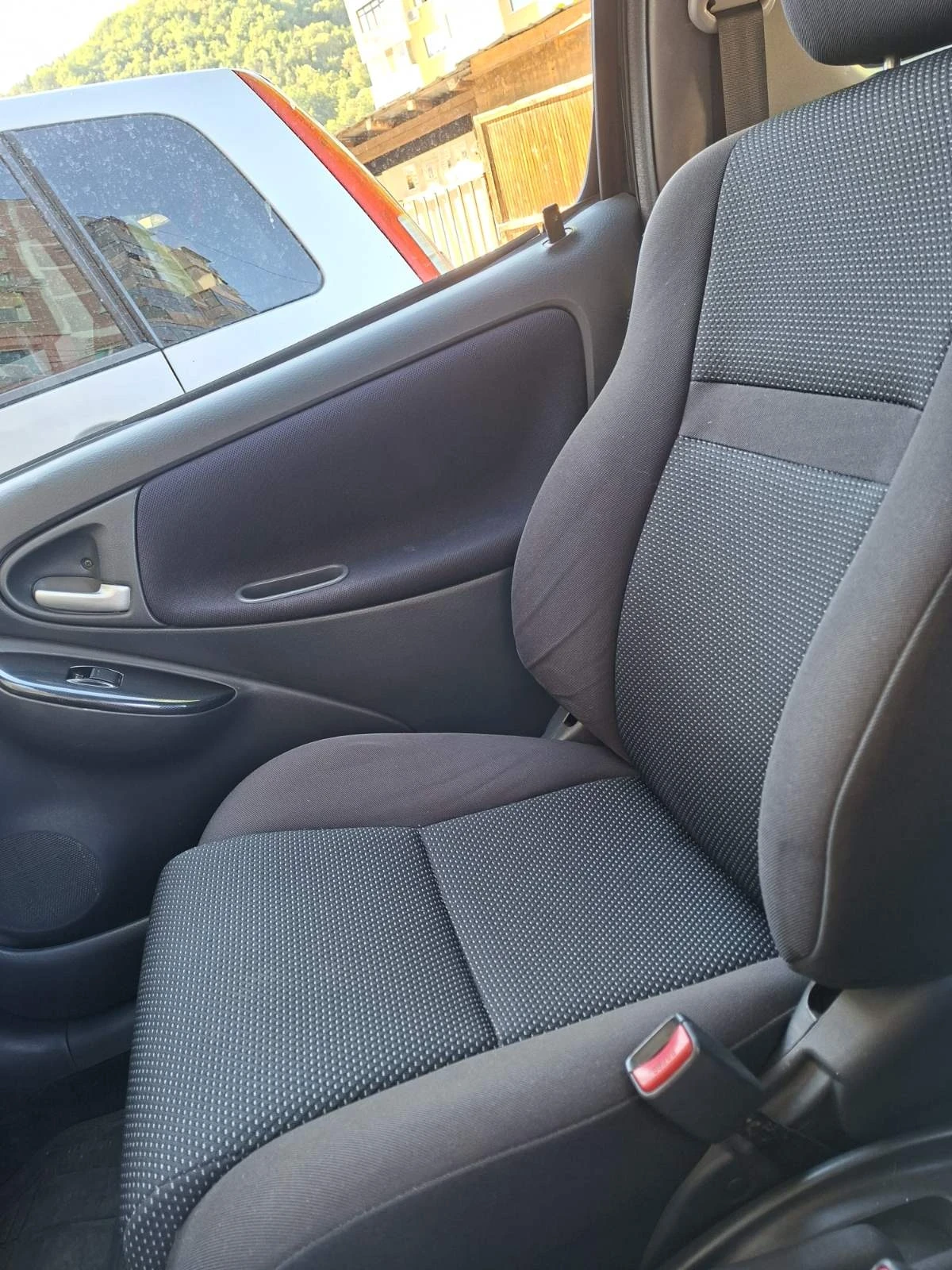 Toyota Yaris, снимка 6 - Автомобили и джипове - 55743912