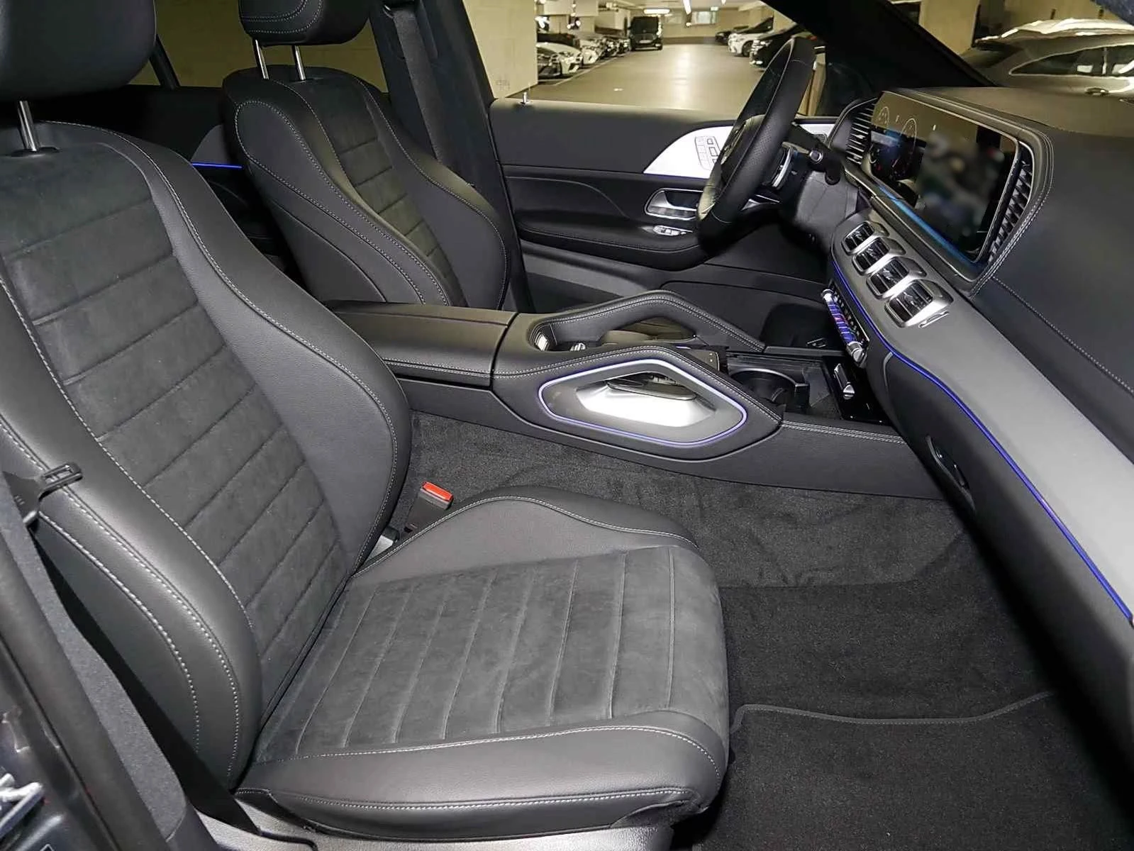 Mercedes-Benz GLE 450 d / COUPE/ AMG/ NIGHT/ BURM/ PANO/ 360/ MULTIBEAM/, снимка 11 - Автомобили и джипове - 55786646