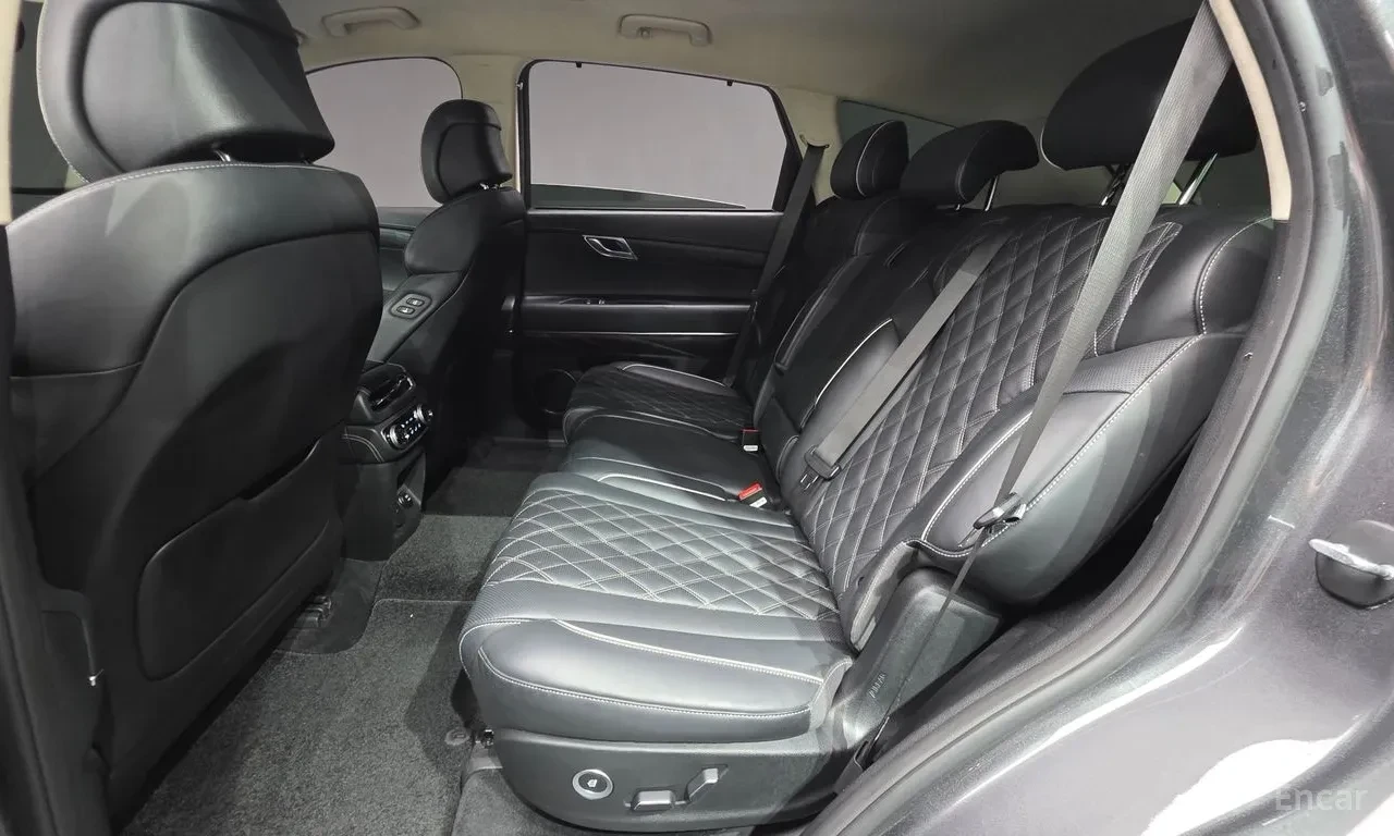 Genesis GV80 2.5T Gasoline AWD* 360* HUD* Обдухване* Подгрев* , снимка 14 - Автомобили и джипове - 55792279