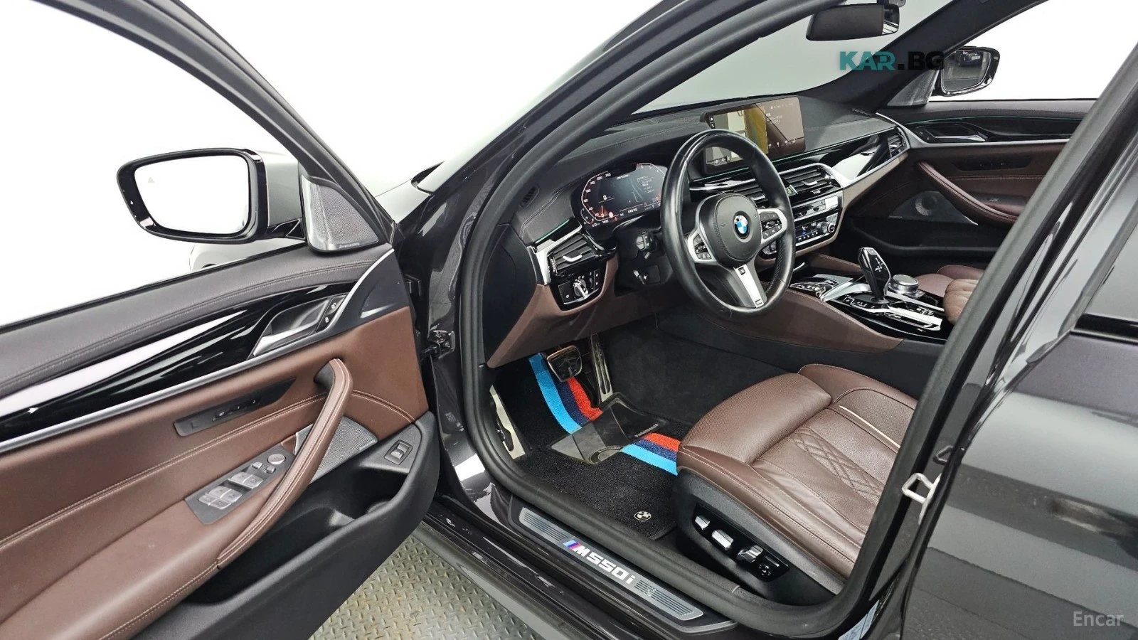 BMW 550 M550i xDrive* HUD* 360* ОБДУХВ* НАВИ* ПАНО, снимка 9 - Автомобили и джипове - 56237456