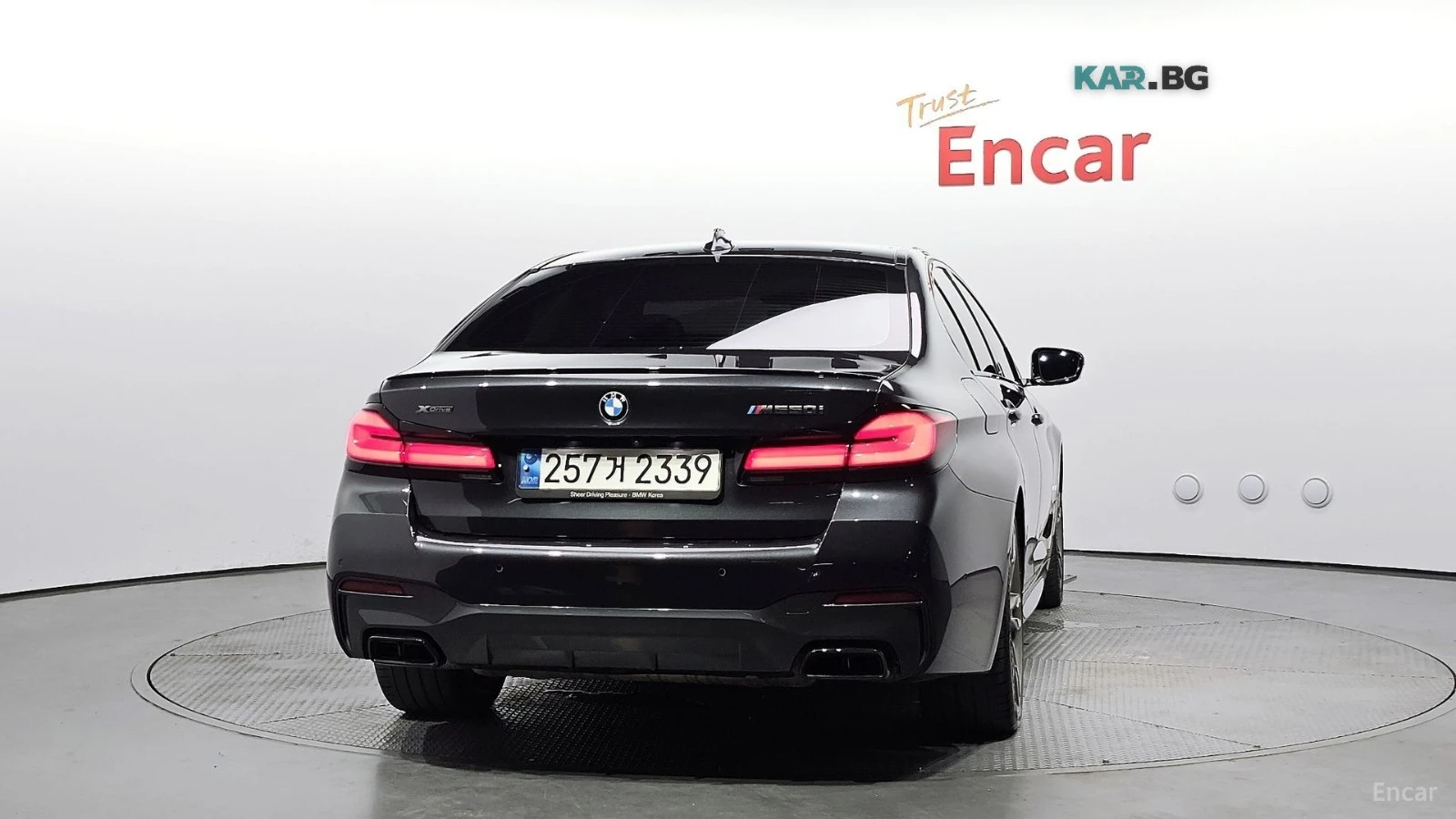 BMW 550 M550i xDrive* HUD* 360* ОБДУХВ* НАВИ* ПАНО, снимка 4 - Автомобили и джипове - 56237456