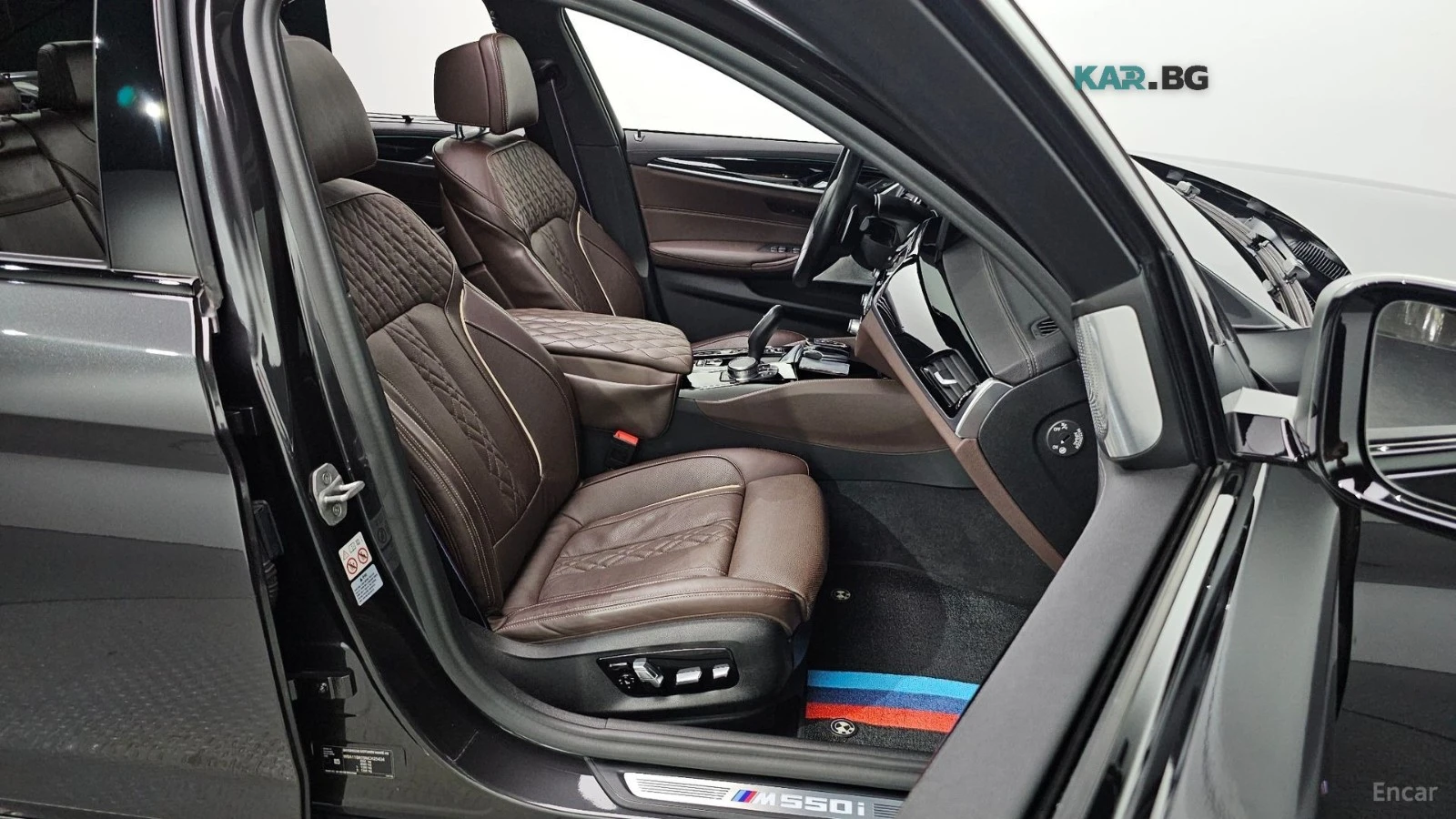 BMW 550 M550i xDrive* HUD* 360* ОБДУХВ* НАВИ* ПАНО, снимка 11 - Автомобили и джипове - 56237456