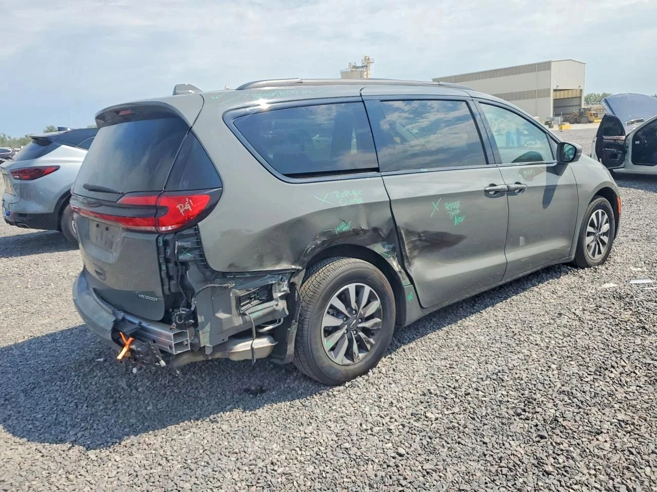 Chrysler Pacifica, снимка 3 - Автомобили и джипове - 56689727
