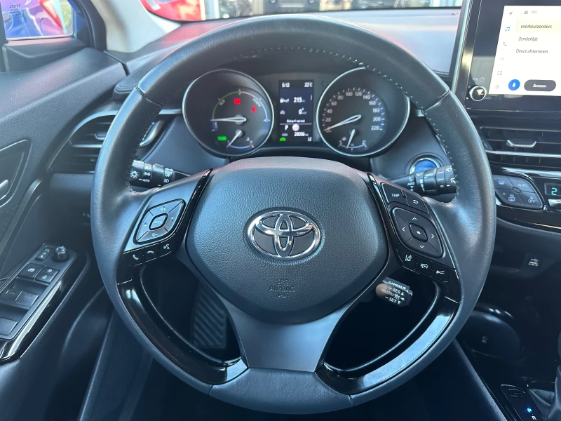 Toyota C-HR, снимка 11 - Автомобили и джипове - 47602861