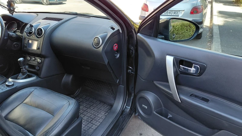 Nissan Qashqai 2000 DCI 4x4 keyless, безключово палене, панорама , снимка 5 - Автомобили и джипове - 51702958