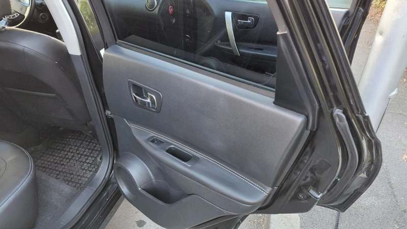 Nissan Qashqai 2000 DCI 4x4 keyless, безключово палене, панорама , снимка 6 - Автомобили и джипове - 51702958