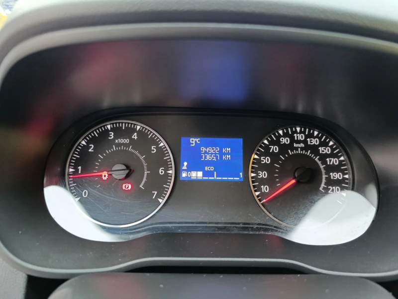 Dacia Duster 1.3TCe-131kc-4x4 N1, снимка 13 - Автомобили и джипове - 51911228