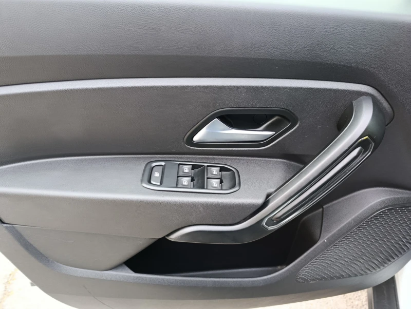 Dacia Duster 1.3TCe-131kc-4x4 N1, снимка 11 - Автомобили и джипове - 51911228