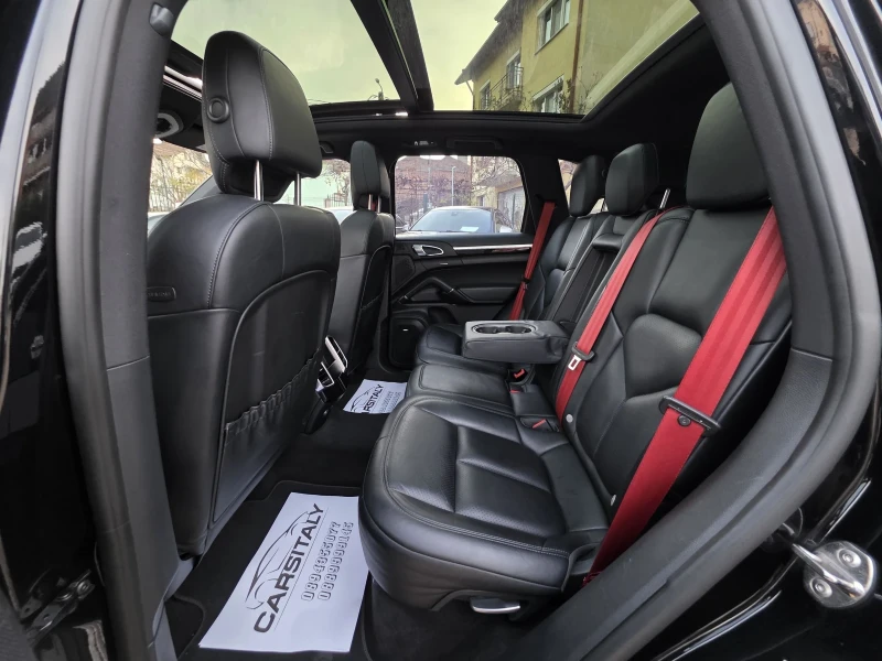 Porsche Cayenne TURBO S PACK= ВАКУУМ= ПАНОРАМА= КЕРАМИЧНИ СПИРАЧКИ, снимка 15 - Автомобили и джипове - 52727428