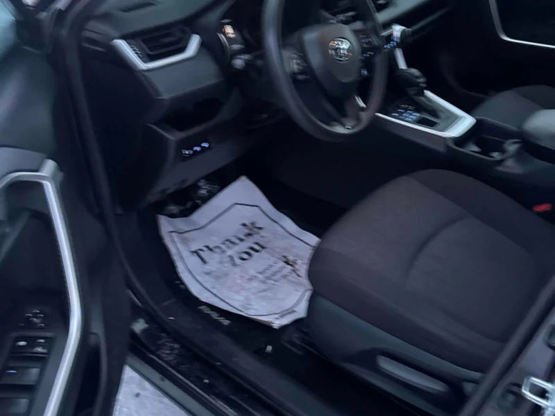 Toyota Rav4 * LE * CARFAX * БЕЗ ПЪРВОНАЧАЛНА ВНОСКА, снимка 5 - Автомобили и джипове - 53158785