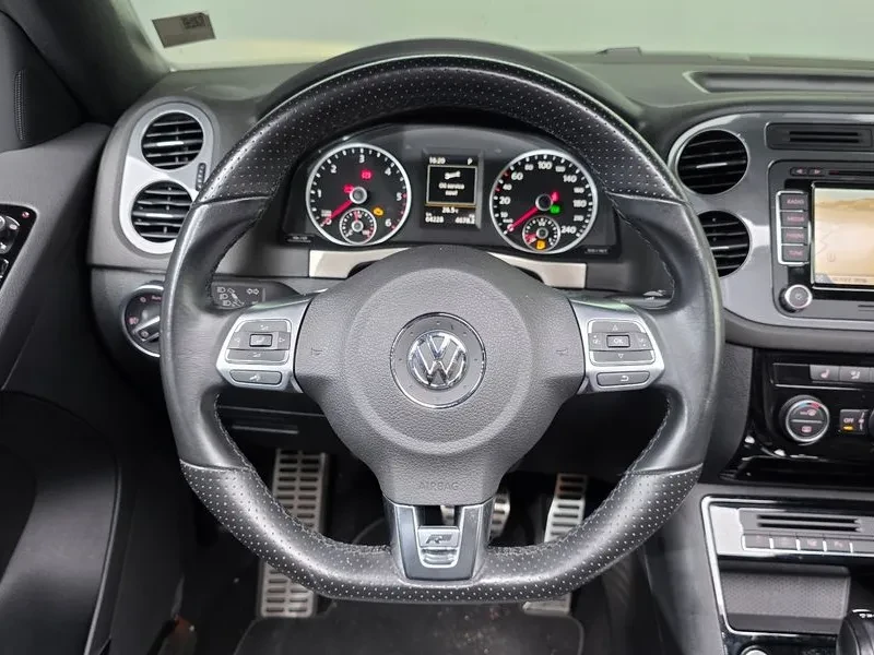 VW Tiguan 2.0 TDI R-LINE 5N, снимка 13 - Автомобили и джипове - 55295697