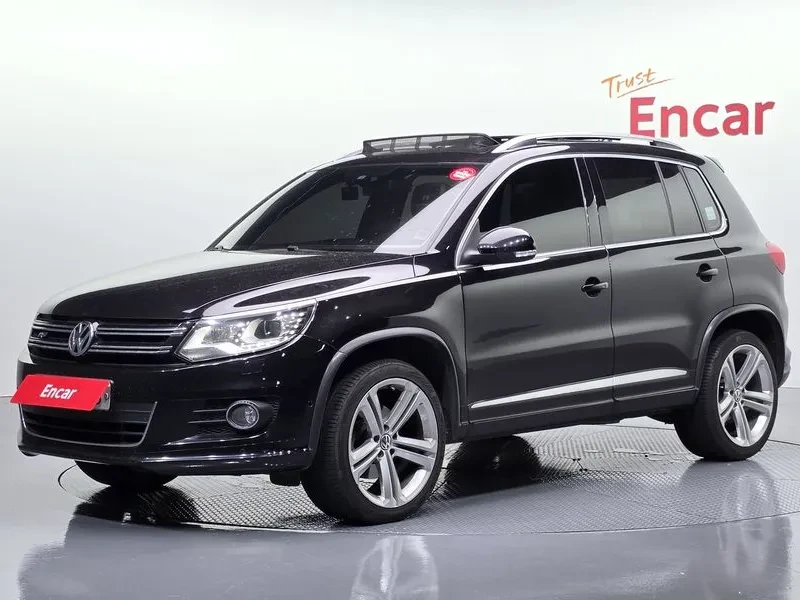 VW Tiguan 2.0 TDI R-LINE 5N
