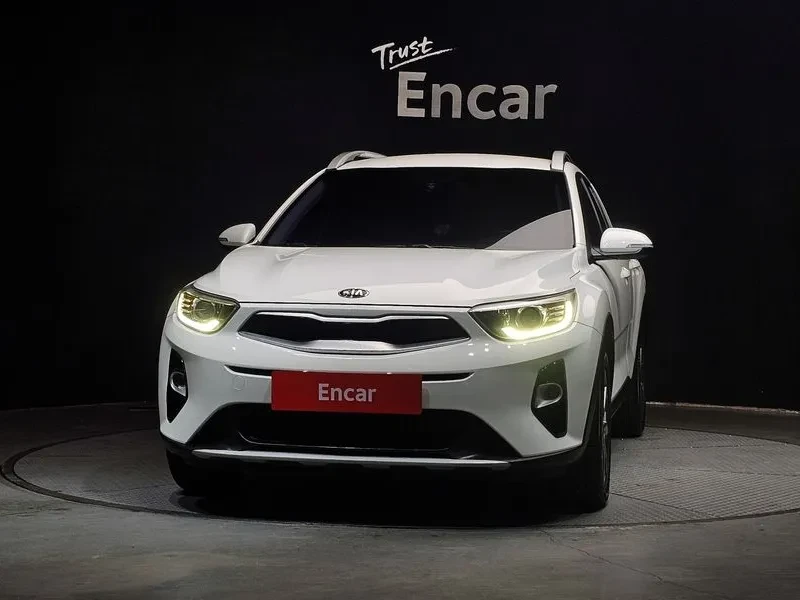 Kia Stonic 1.6 TRENDY, снимка 3 - Автомобили и джипове - 55717833