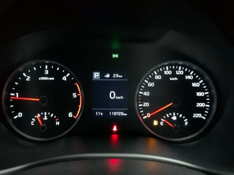 Kia Stonic 1.6 TRENDY, снимка 8 - Автомобили и джипове - 55717833