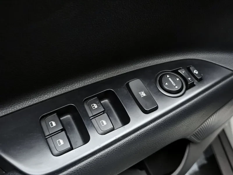 Kia Stonic 1.6 TRENDY, снимка 16 - Автомобили и джипове - 55717833