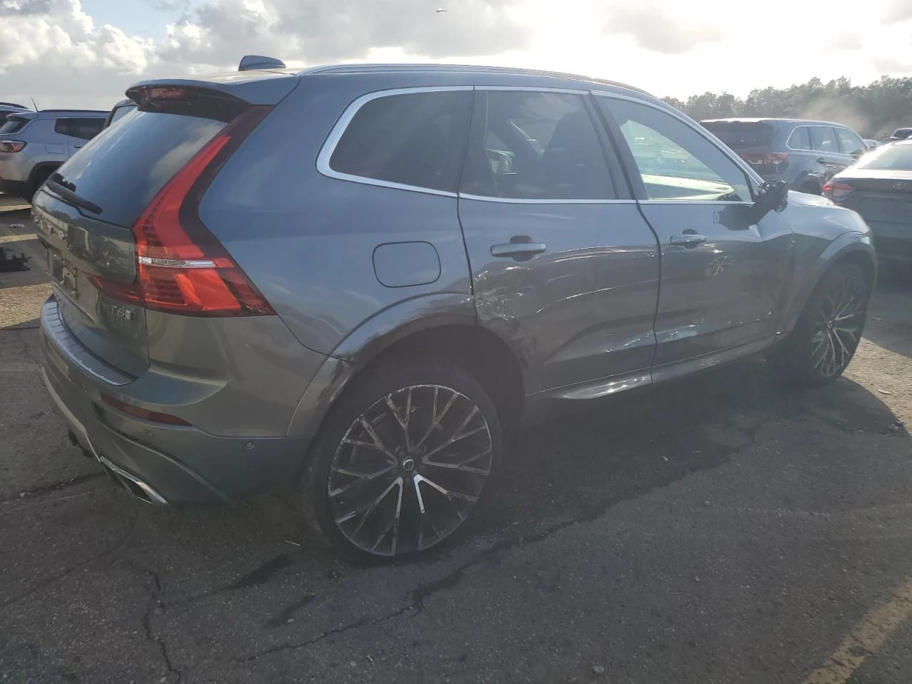 Volvo XC60 T6 AWD R-Design - изображение 5