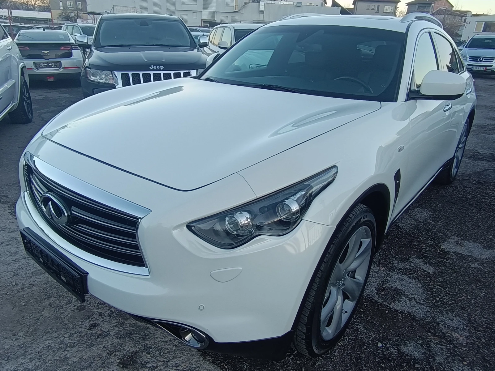 Infiniti QX70 3.0-238к.с.!!200хил.км!!!!Нов внос от ШВЕЙЦАРИЯ!!! - [1] 