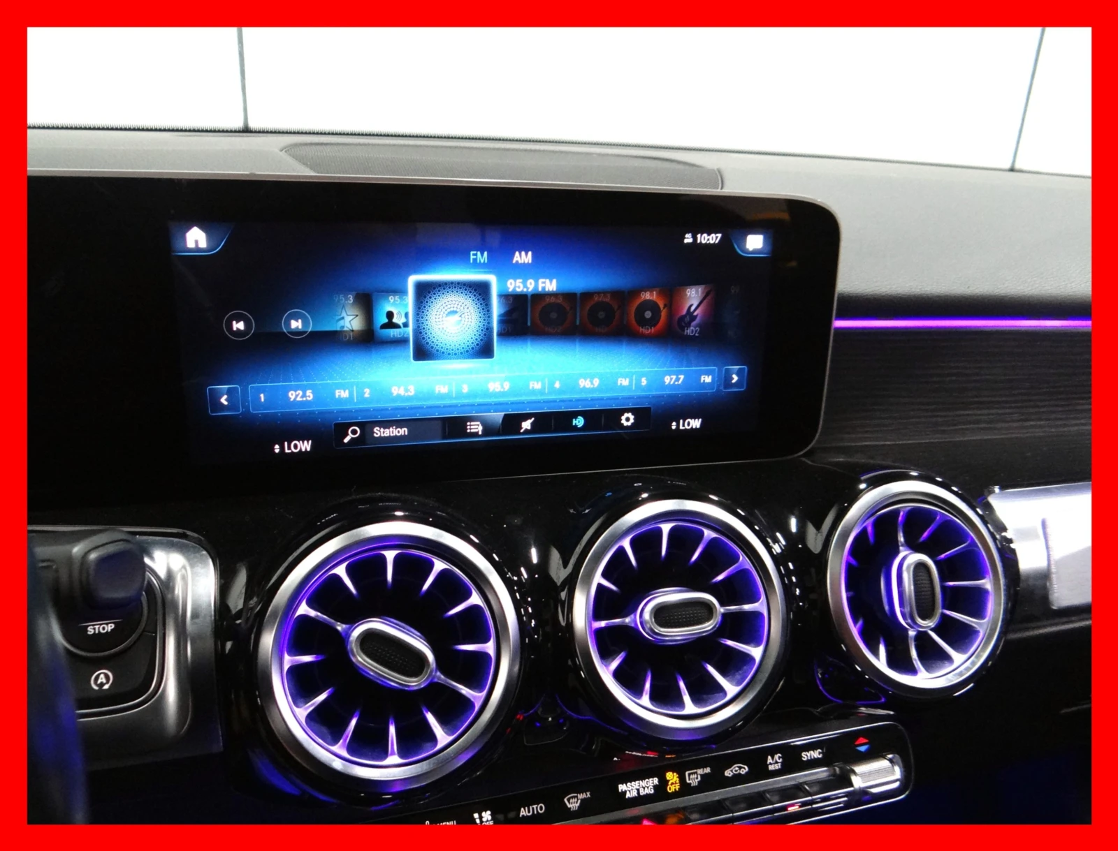 Mercedes-Benz GLB 250 4Matic / PANO / CARPLAY - изображение 10
