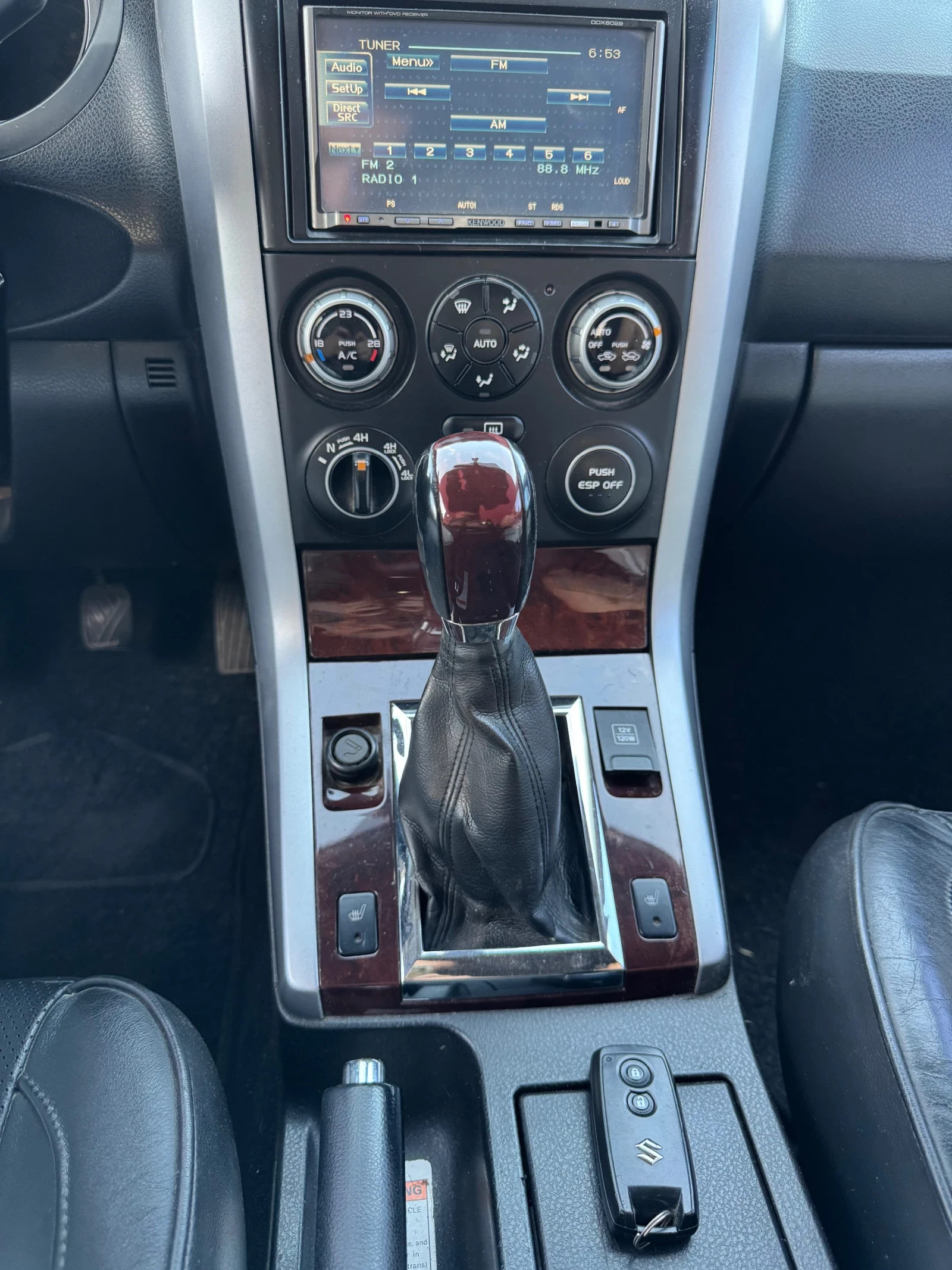Suzuki Grand vitara 2.0 KEYLESS ГАЗ, снимка 9 - Автомобили и джипове - 55598617