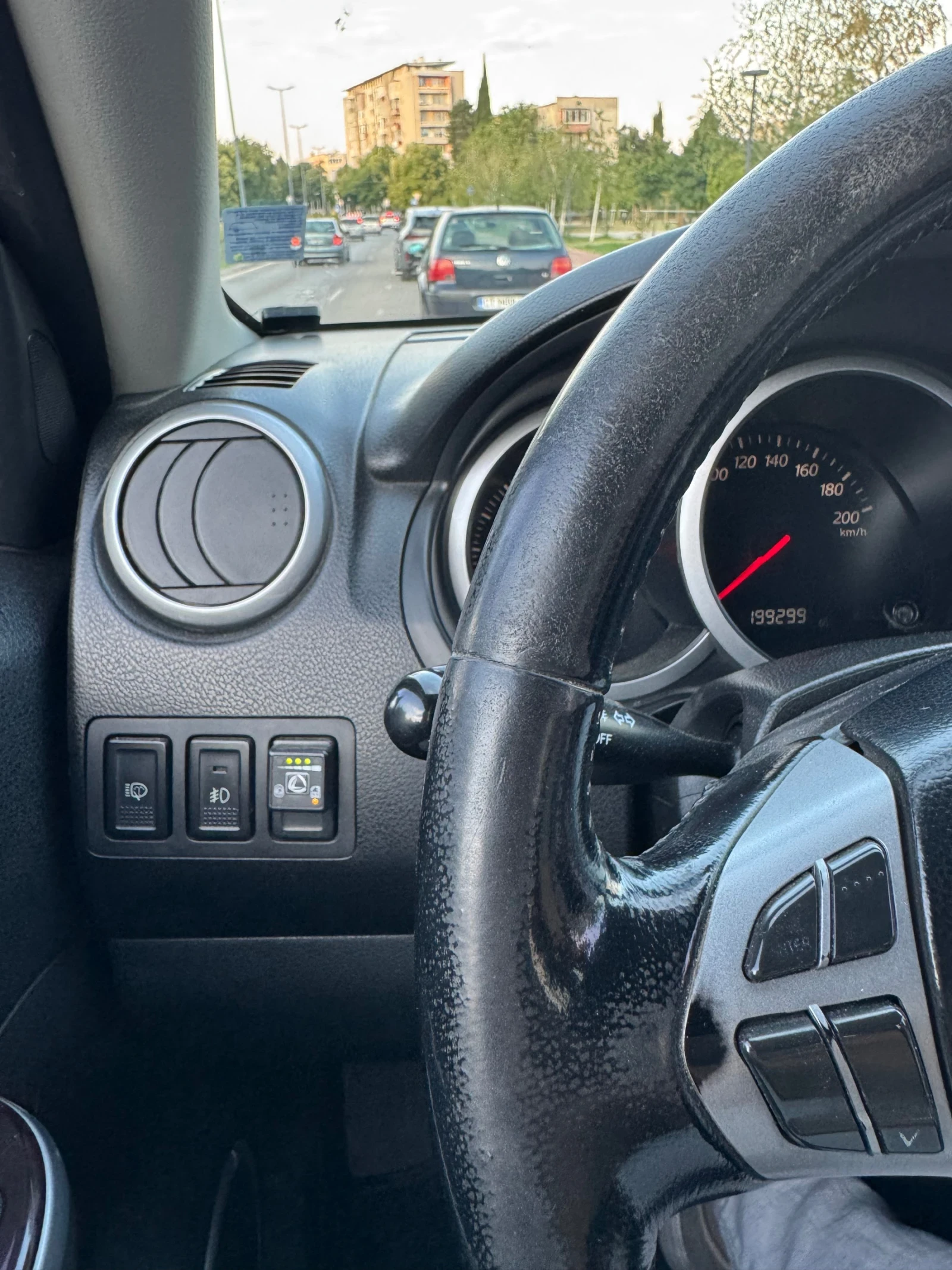 Suzuki Grand vitara 2.0 KEYLESS ГАЗ, снимка 11 - Автомобили и джипове - 55598617