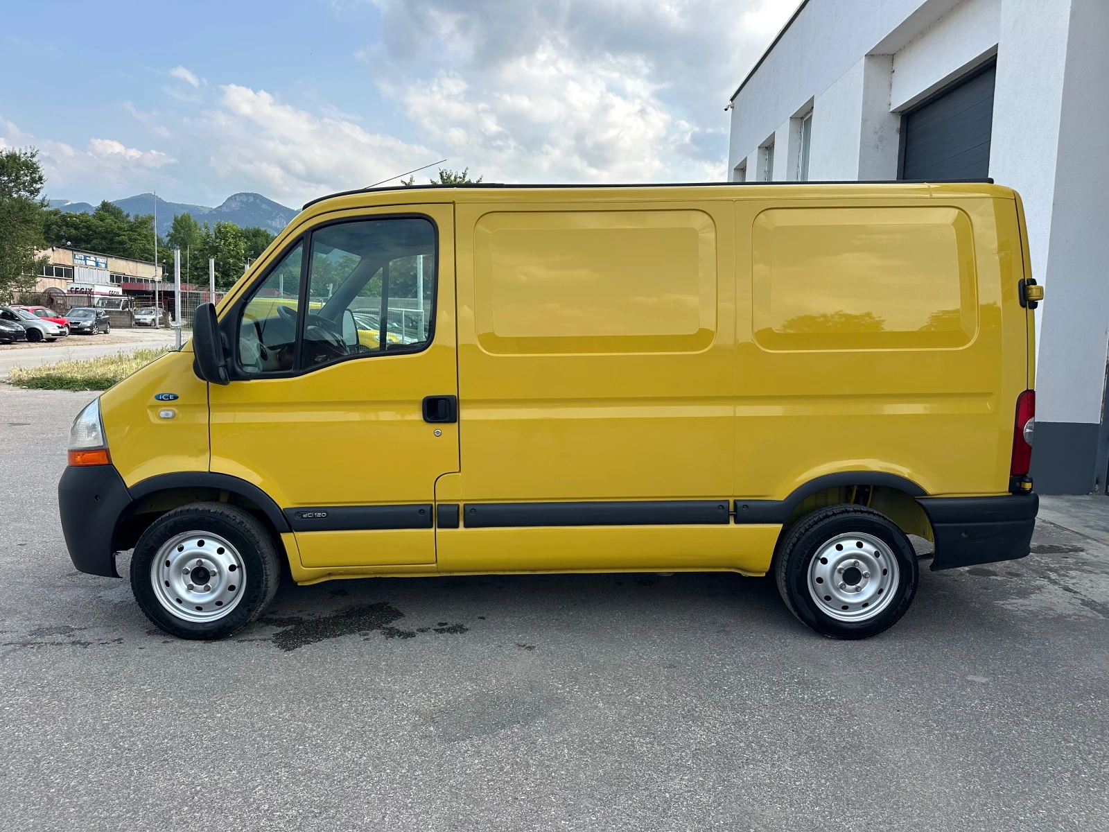Renault Master 2.5DCi Автоматик Италия - изображение 4