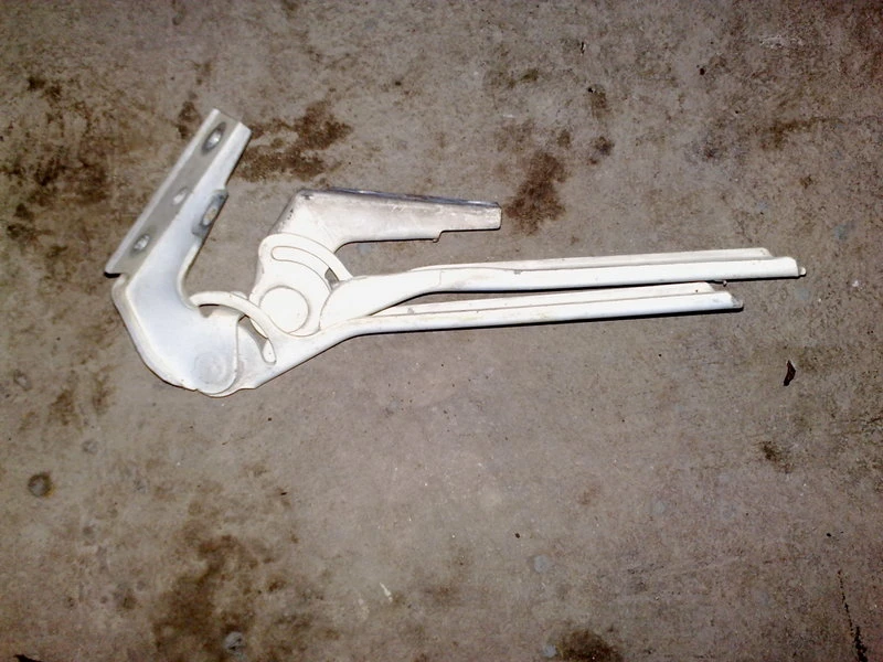 Панти преден капак за Ауди А4 (бели)