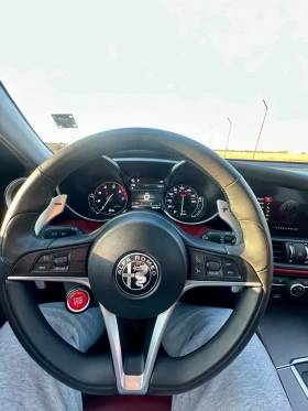 Alfa Romeo Giulia 2.0T TI AWD, снимка 10