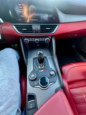 Alfa Romeo Giulia 2.0T TI AWD, снимка 12