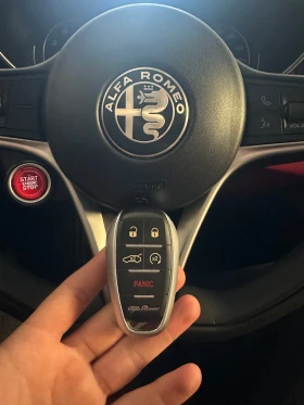 Alfa Romeo Giulia 2.0T TI AWD, снимка 11