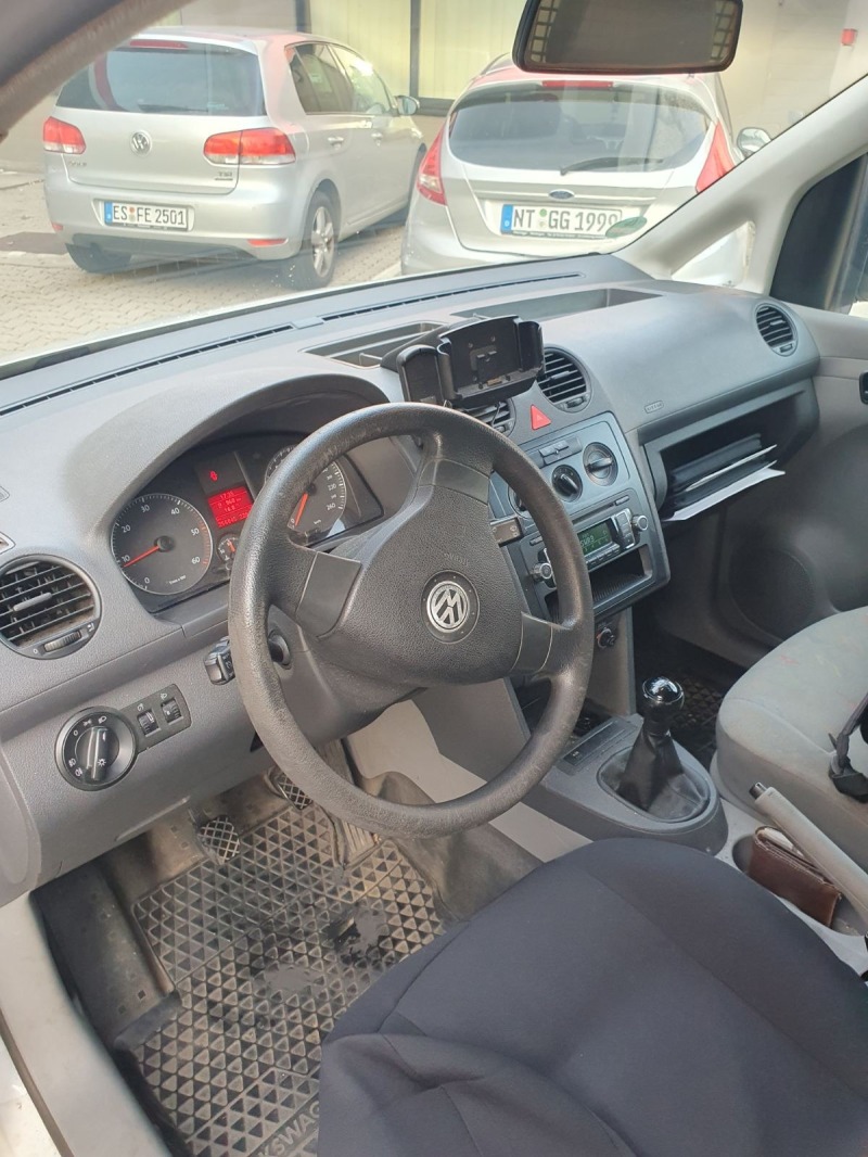 VW Caddy, снимка 7 - Автомобили и джипове - 43756240