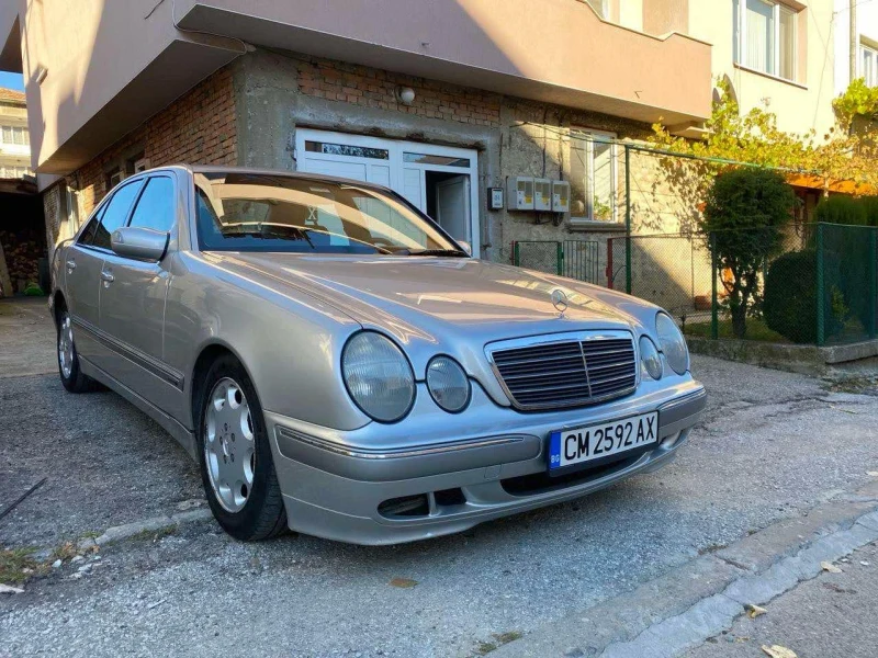 Mercedes-Benz E 270, снимка 3 - Автомобили и джипове - 49565219