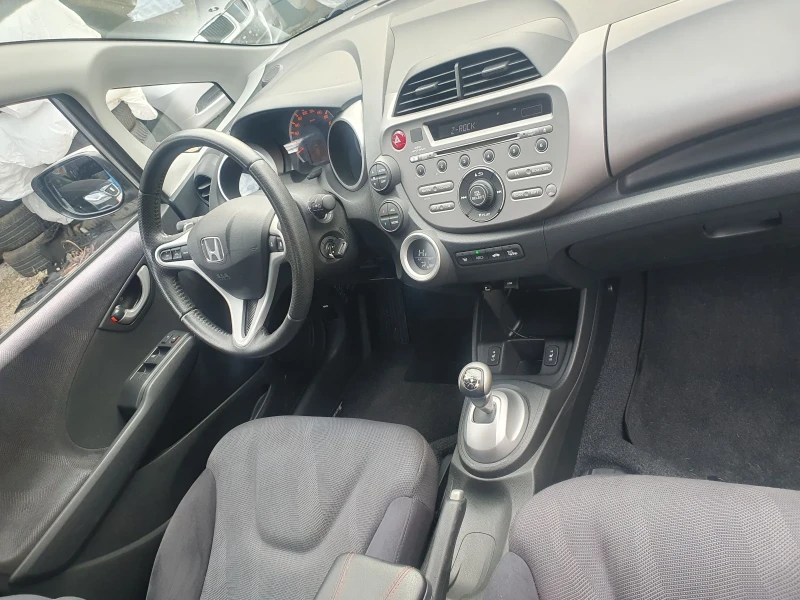 Honda Jazz 1.4 AUT 100ks PODGREV KLIMATRONIK , снимка 10 - Автомобили и джипове - 52860153