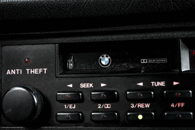 BMW M6 CARFAX* АВТОФИНАНСИРАНЕ* БЕЗ ПЪРВОНАЧАЛНА ВНОСКА* , снимка 10 - Автомобили и джипове - 52902093