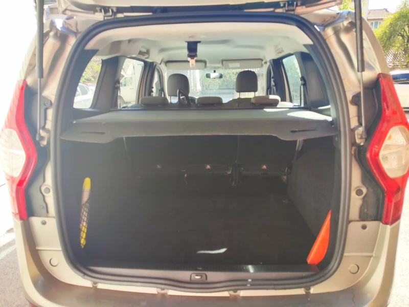 Dacia Lodgy 1.6-SWISS, снимка 17 - Автомобили и джипове - 52903499