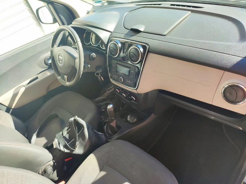 Dacia Lodgy 1.6-SWISS, снимка 9 - Автомобили и джипове - 52903499