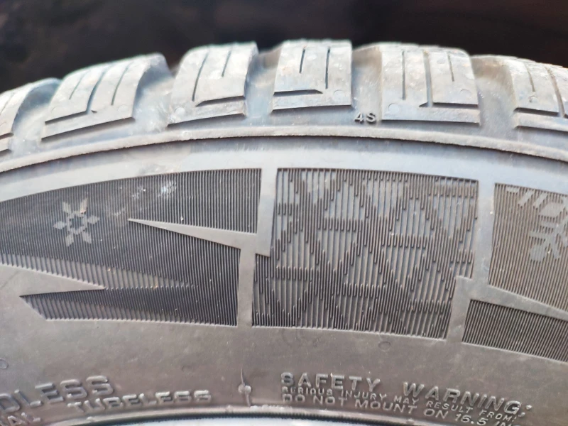 Dacia Lodgy 1.6-SWISS, снимка 3 - Автомобили и джипове - 52903499