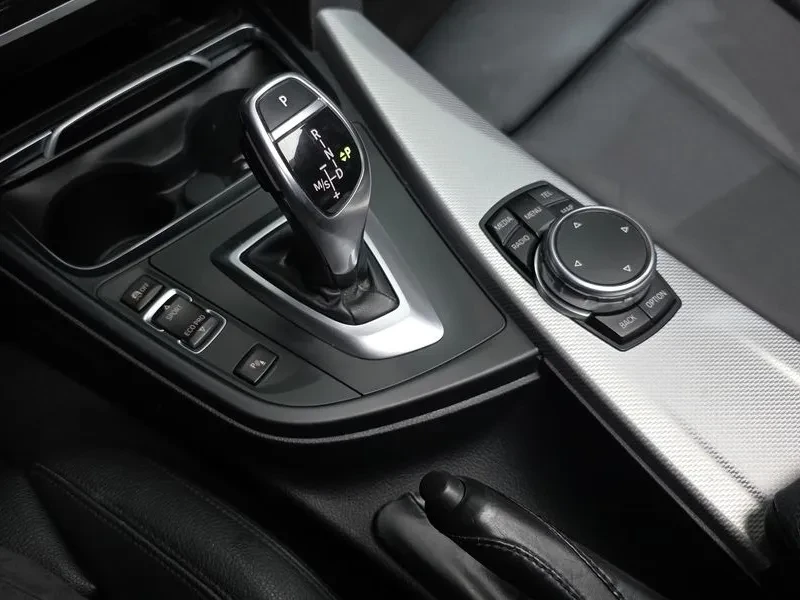 BMW 320 i - САМО 30% АВАНС, снимка 9 - Автомобили и джипове - 56304552