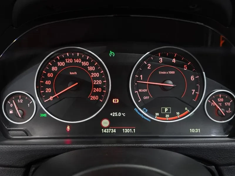 BMW 320 i - САМО 30% АВАНС, снимка 8 - Автомобили и джипове - 56304552